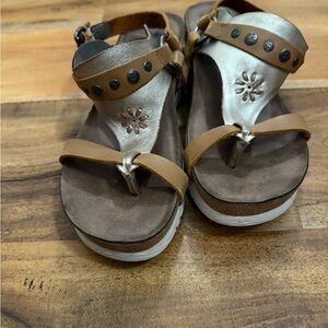 OTBT Brown and Cream Women's Sandals